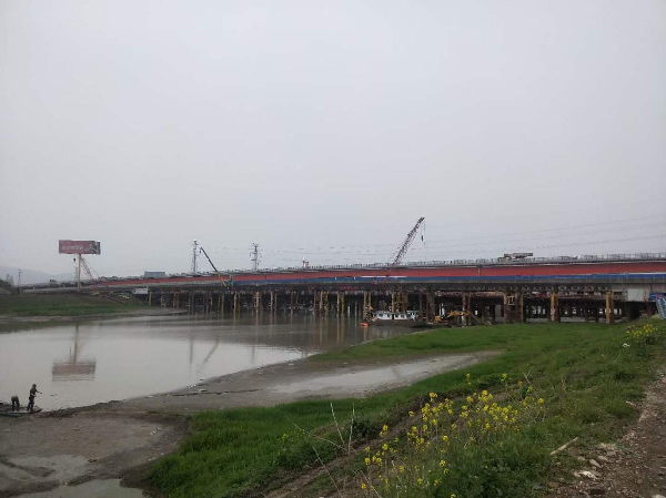 G5011蕪合高速公路蕪湖至林頭段改擴建工程牛屯河大橋（施工）